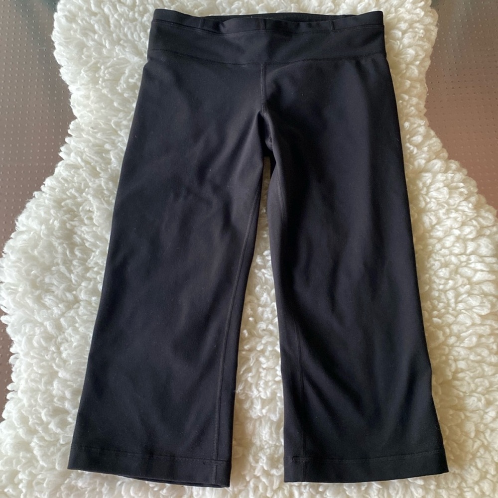 Under Armour 3/4 Length Black Workout Pants Size Small